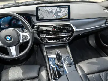 BMW 540i xDrive Limousine M Sport LC Prof. Navi Glas