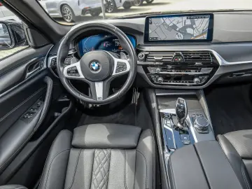 BMW 540i xDrive Limousine M Sport LC Prof. Navi Glas