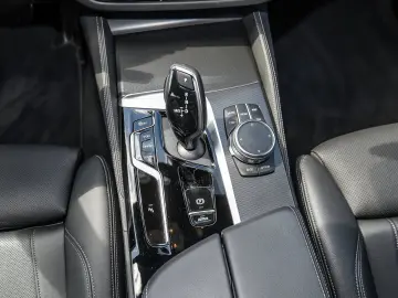 BMW 540i xDrive Limousine M Sport LC Prof. Navi Glas