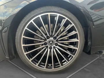 MERCEDES-BENZ CLS 400 d 4MATIC AMG Distronic AHV LED