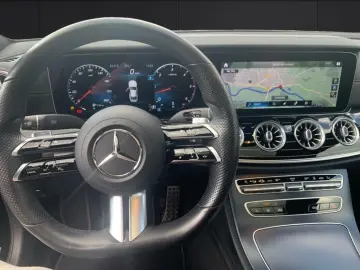 MERCEDES-BENZ CLS 400 d 4MATIC AMG Distronic AHV LED