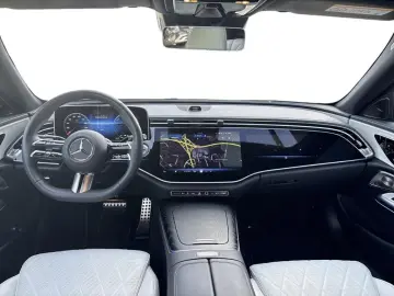 MERCEDES-BENZ E 300 e 4M  AMG PANO 360 Burmester
