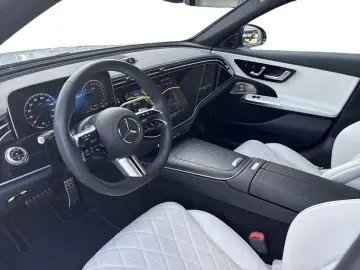MERCEDES-BENZ E 300 e 4M  AMG PANO 360 Burmester