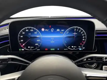 MERCEDES-BENZ E 300 e 4M  AMG PANO 360 Burmester
