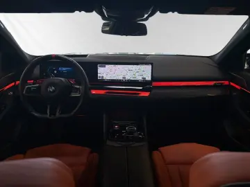 BMW M5 Limo xdr Panoramic B&W DaProf 360 Ventil