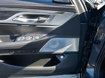 BMW 750 d Livrare imediata