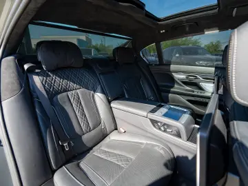 BMW 750 d Livrare imediata