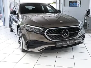 Mercedes-Benz E 300 e AMG DISTRO SUPERSCREEN NIGHT SOUND