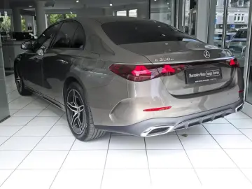 Mercedes-Benz E 300 e AMG DISTRO SUPERSCREEN NIGHT SOUND