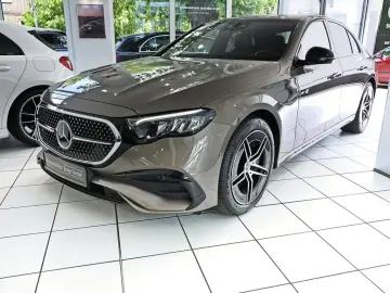 Mercedes-Benz E 300 e AMG DISTRO SUPERSCREEN NIGHT SOUND