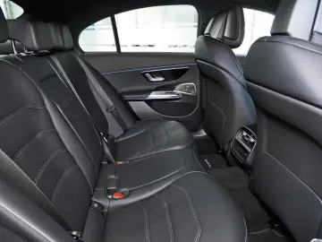Mercedes-Benz E 300 e AMG DISTRO SUPERSCREEN NIGHT SOUND