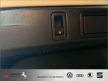 VW Tiguan 2.0 TDI Eleg CarPlay AHK IQ.LIGHT IQDrive