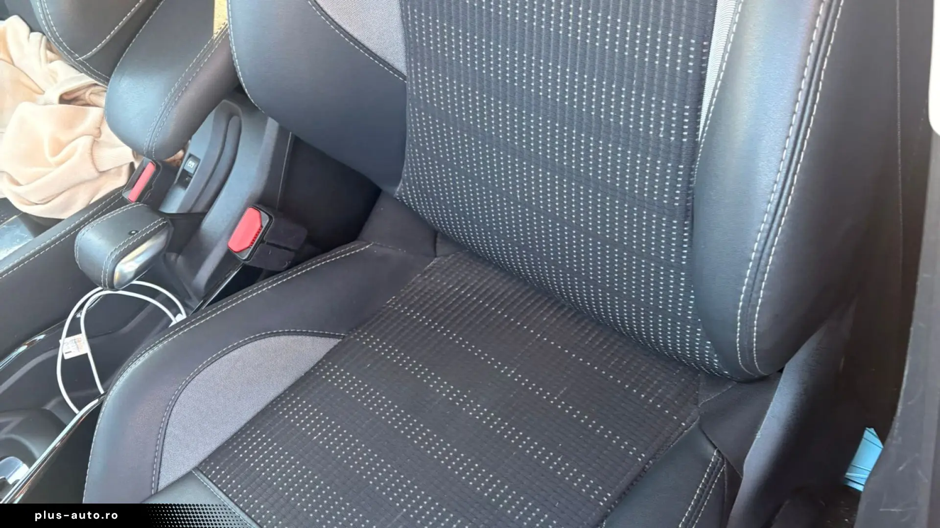 Peugeot 2008 1.2 automat 2019
