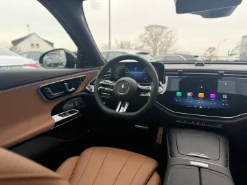 Mercedes-Benz E 200 AMG Night Pano Dist. Superscreen 20