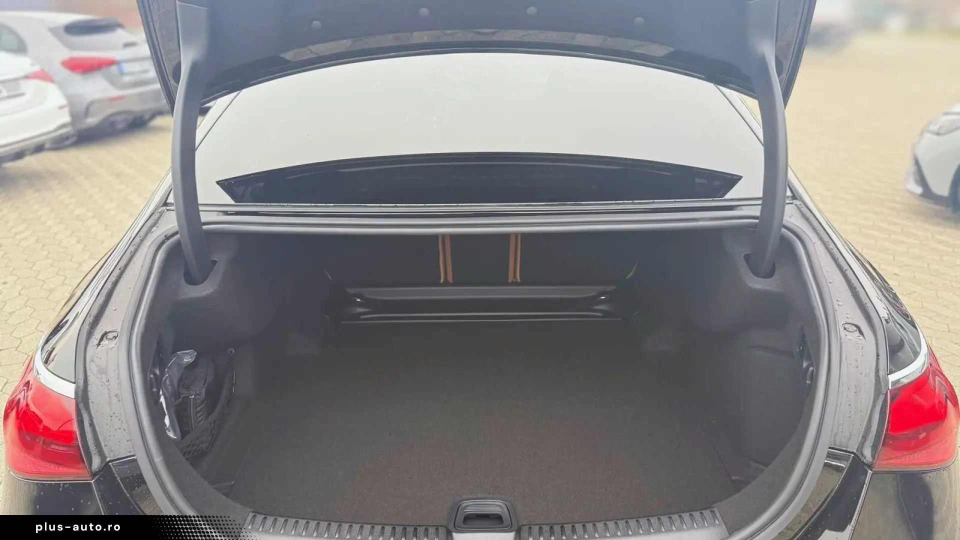 Mercedes-Benz E 200 AMG Night Pano Dist. Superscreen 20