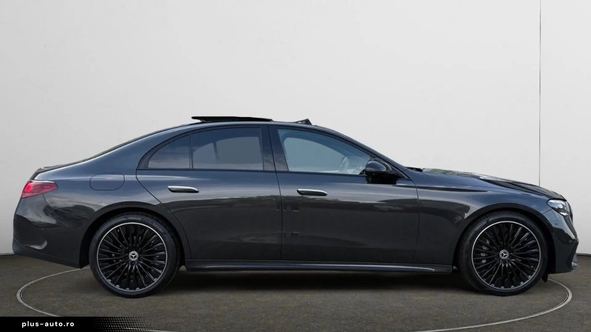 Mercedes-Benz E 220 d AMG Distro Pano SUPER Massage Night