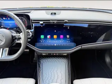 Mercedes-Benz E 220 d AMG Distro Pano SUPER Massage Night