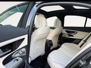 Mercedes-Benz E 220 d AMG Distro Pano SUPER Massage Night