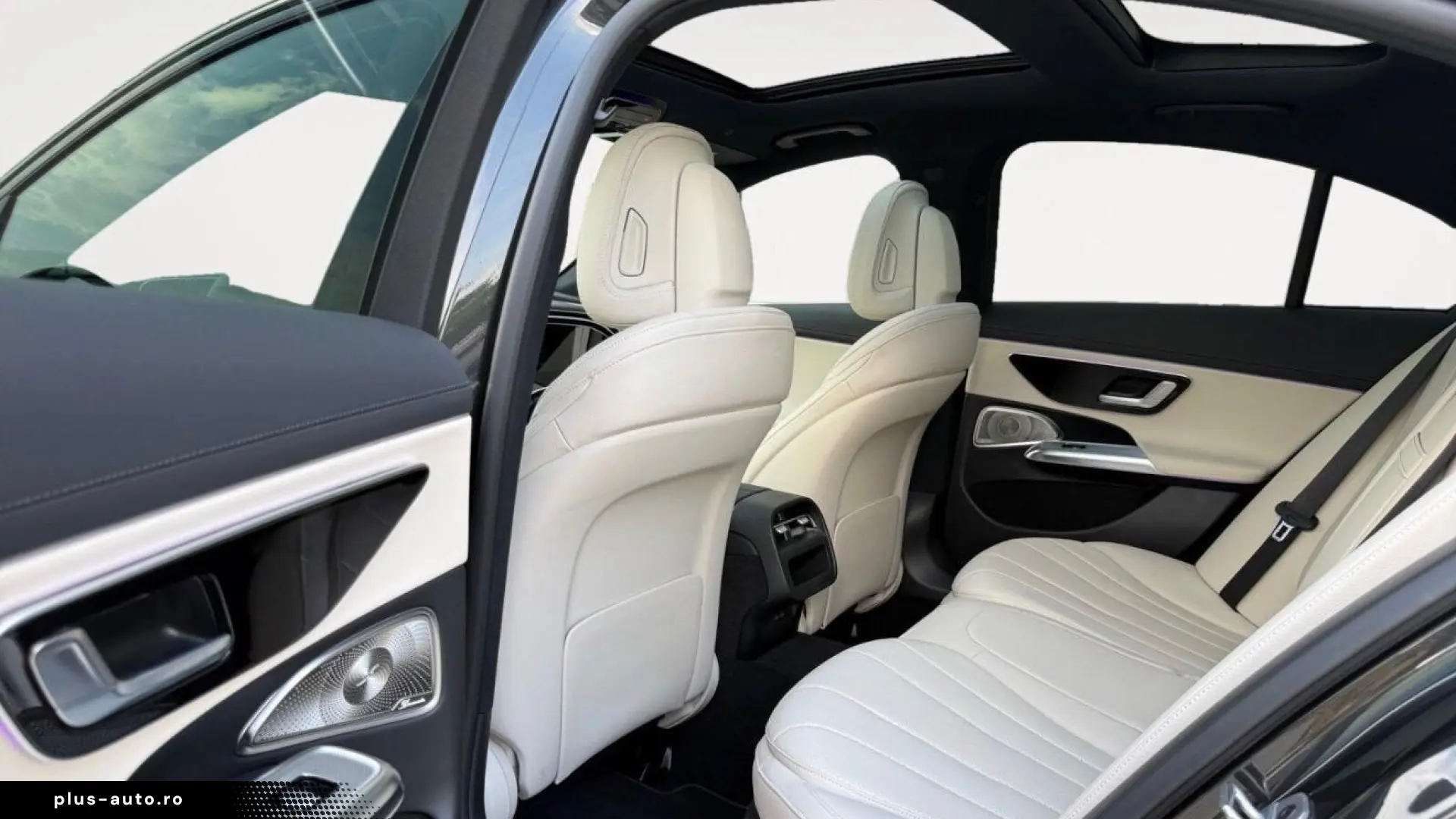Mercedes-Benz E 220 d AMG Distro Pano SUPER Massage Night