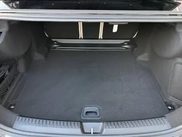 Mercedes-Benz E 220 d AMG Distro Pano SUPER Massage Night