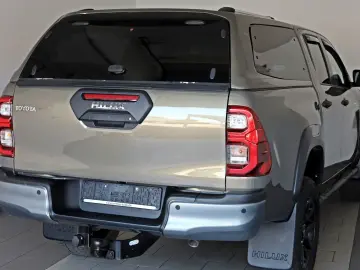 TOYOTA Toyota Hilux 2.8D-4D Invincible HardTop