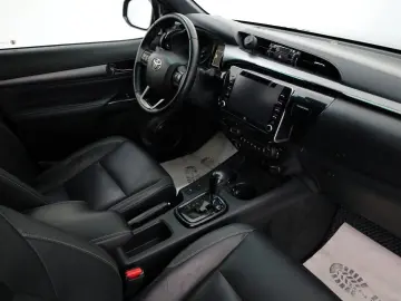 TOYOTA Toyota Hilux 2.8D-4D Invincible HardTop