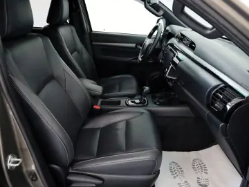 TOYOTA Toyota Hilux 2.8D-4D Invincible HardTop