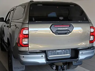 TOYOTA Toyota Hilux 2.8D-4D Invincible HardTop