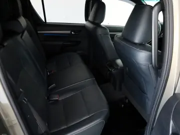 TOYOTA Toyota Hilux 2.8D-4D Invincible HardTop