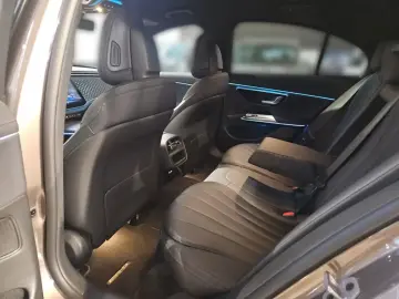 Mercedes-Benz E 200 AMG Night Distronic  Seat Climate LED