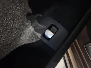 Mercedes-Benz E 200 AMG Night Distronic  Seat Climate LED