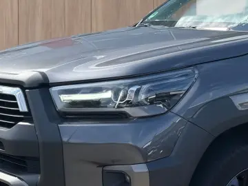 TOYOTA Hilux 2.8 D-4D 4x4 Double Cab Invincible 360