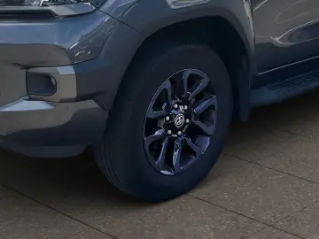 TOYOTA Hilux 2.8 D-4D 4x4 Double Cab Invincible 360