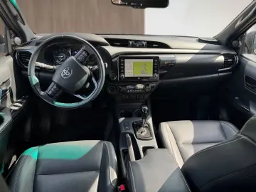 TOYOTA Hilux 2.8 D-4D 4x4 Double Cab Invincible 360