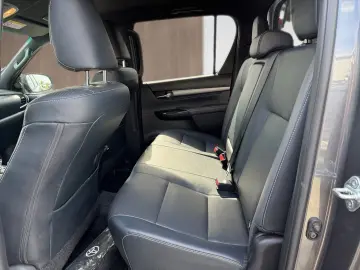TOYOTA Hilux 2.8 D-4D 4x4 Double Cab Invincible 360
