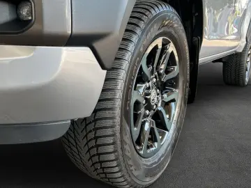 TOYOTA HiLux 4x4 2.8 D4-D Double Cab Invincible