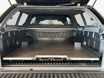 TOYOTA HiLux 4x4 2.8 D4-D Double Cab Invincible