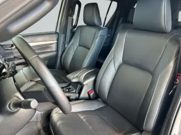 TOYOTA HiLux 4x4 2.8 D4-D Double Cab Invincible
