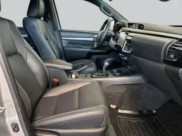 TOYOTA HiLux 4x4 2.8 D4-D Double Cab Invincible