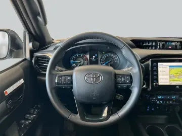 TOYOTA HiLux 4x4 2.8 D4-D Double Cab Invincible