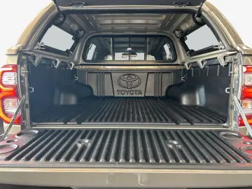 TOYOTA HiLux 4x4 Double Cab MHEV Invincible