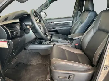 TOYOTA HiLux 4x4 Double Cab MHEV Invincible