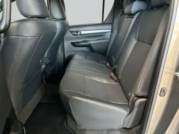 TOYOTA HiLux 4x4 Double Cab MHEV Invincible