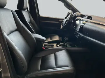 TOYOTA HiLux 4x4 Double Cab MHEV Invincible