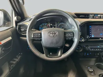 TOYOTA HiLux 4x4 Double Cab MHEV Invincible