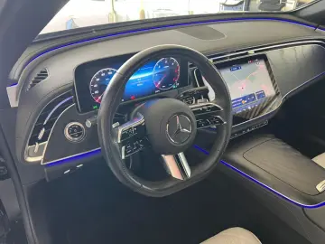 Mercedes-Benz E 220 d AMG Panorama Burmester4d Premium Nappa