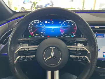 Mercedes-Benz E 220 d AMG Panorama Burmester4d Premium Nappa
