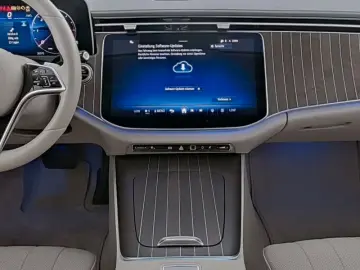 Mercedes-Benz E 220 d Exclusive Prem Pano Softclose Burm4D