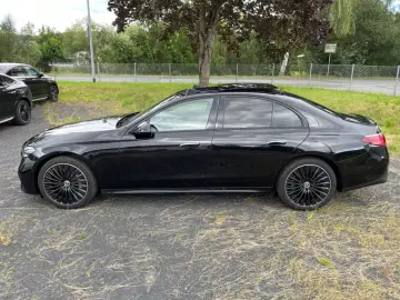Mercedes-Benz E200  AMG Pano Superscreen Head-Up Night