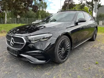 Mercedes-Benz E200  AMG Pano Superscreen Head-Up Night